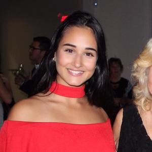 Meet your Posher, Yasmine